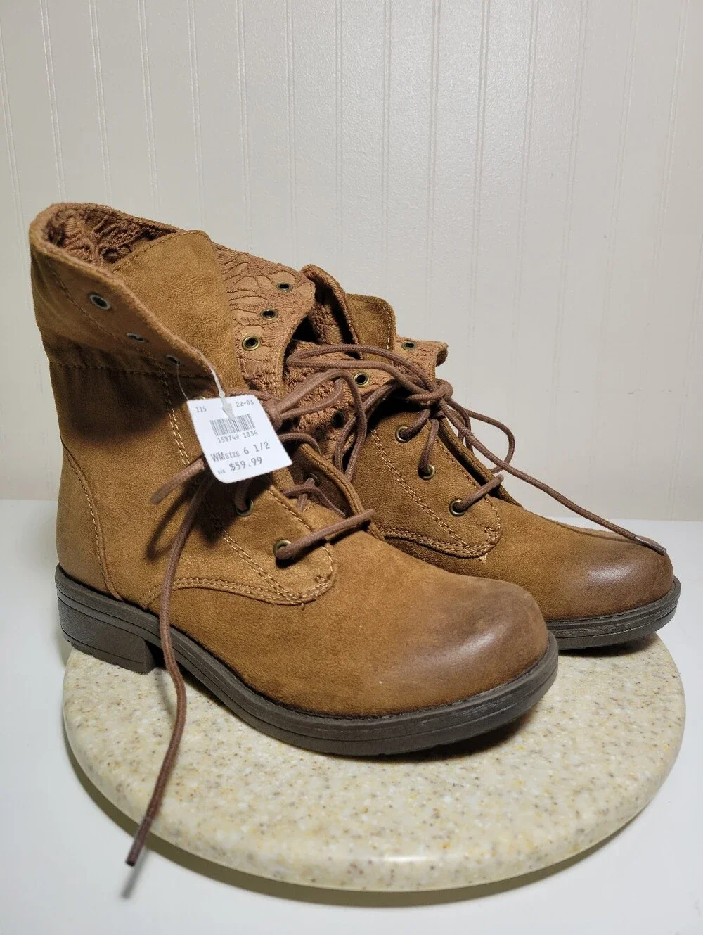 American Eagle Tan Crochet Cuff Lace-Up Combat Boots 6.5 NWT